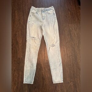 American Eagle Outfitters Light Wash Denim size 6